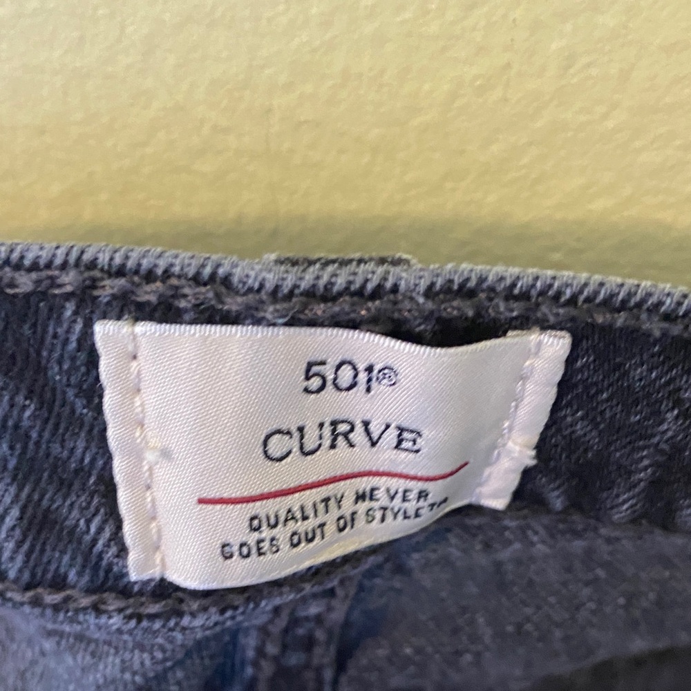 Levi's Black Straight Leg Jeans with Label Detail - Picture 4 of 7